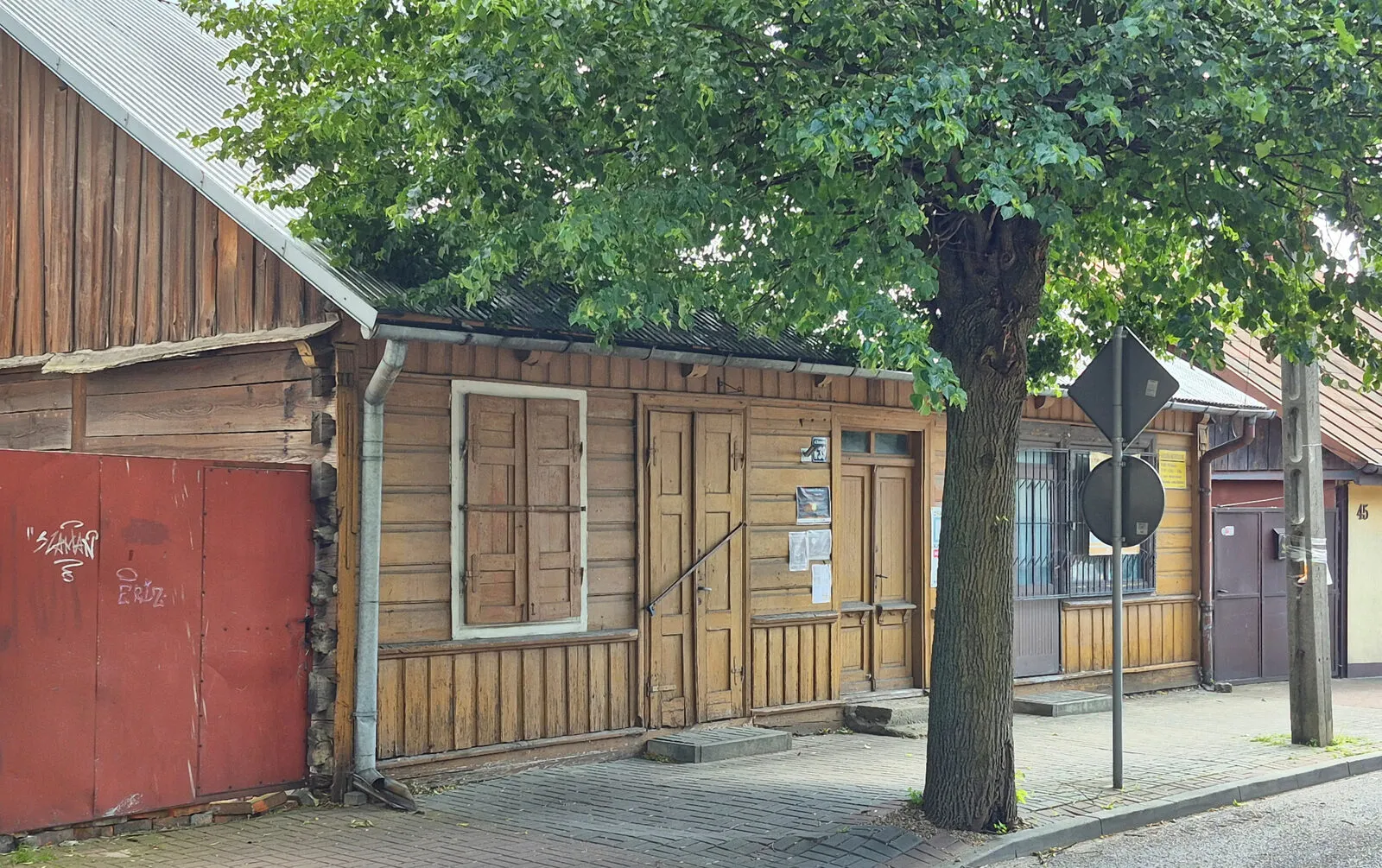 Drewniany dom przy Senatorskiej 39 w Garwolinie, siedziba mini-muzeum