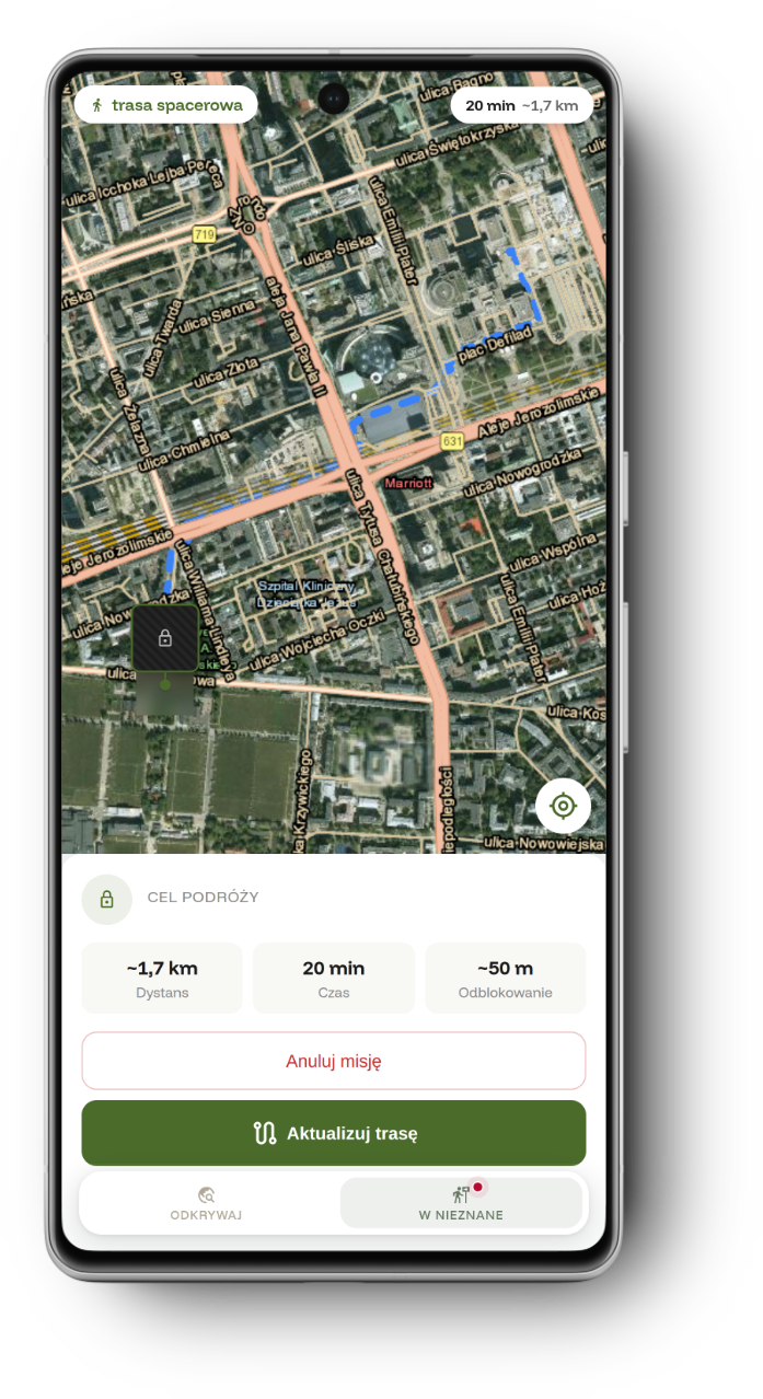 Ekran trasy spacerowej z mapą satelitarną, statystykami dystansu i czasu oraz przyciskiem aktualizacji trasy